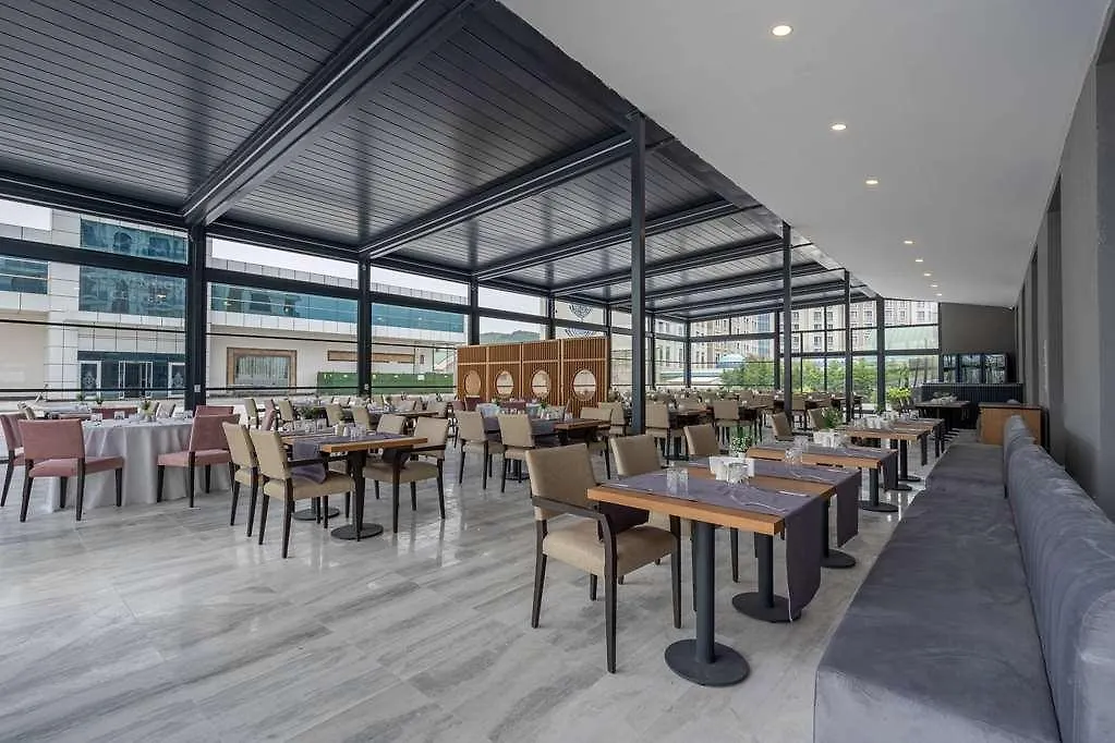 Wyndham Afyonkarahisar Otel 0*, Erkmen